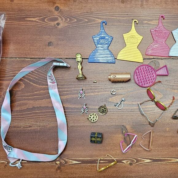 Lot of LOL Dolls and Accessories Over 100 pieces - Picture 14 of 16